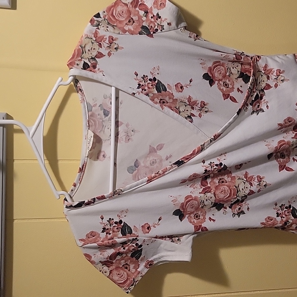 Sinc- size small floral shirt